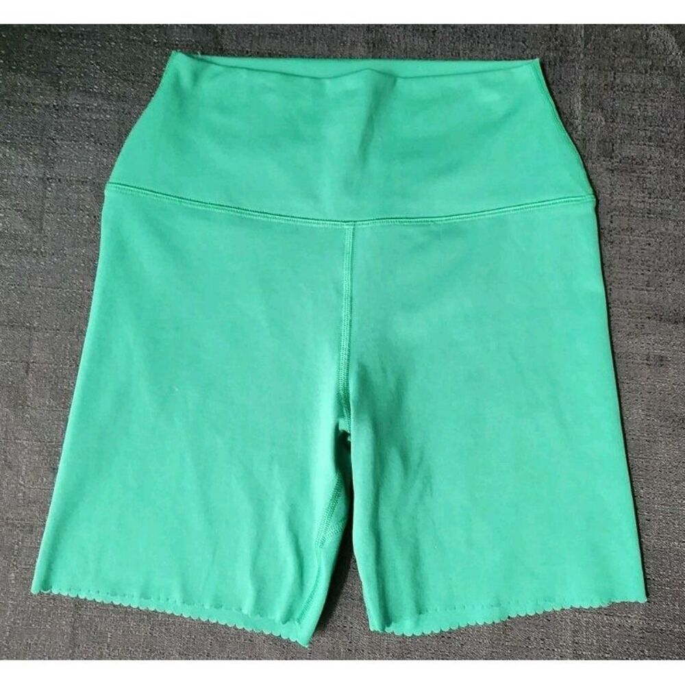 Spiritual Gangster Women Kelly Green High Rise Scalloped Biker Shorts Size S NEW
